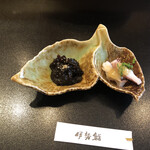 伊勢鮨 - お通し（岩のり、蛸の酢味噌あえ）