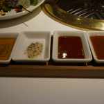 TEJI TOKYO - タレは塩ダレ、ハーブ塩、焼肉のたれ、梅だれだそうです
