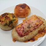ベーカリーコネル - 料理写真:「厚切りベーコンのプロヴァンス」 &「バジルチキン」& 「ミルク金時豆パン」