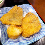 くいもんや 一歩 - アジフライ・帆立フライ。揚げたてアツアツ！ カリっとクリスピーで食感良好