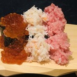 Sachi - こぼれ寿司(3種)