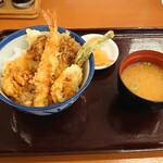 天丼てんや - オールスター天丼　690円　お味噌汁と香の物が付いてる