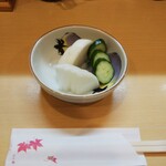 とんかつ燕楽 - 定食付属のお新香。蕪が旨いんだ♪