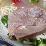 蘭州拉麺店 火焔山 - 牛肉の表情。