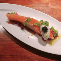 ヌガ - ノルウェーサーモンのスモーク キャビア添え 1540円