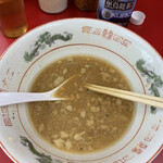 ラーメン二郎 - スープ。飲み干そうと思えば余裕だけど、あえて残す。そう、大人の食い方。