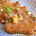 仙台牛たん けやき - 「牛たん２種盛り定食」の味噌たん（柚子こしょう をのせて）