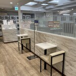 ギンザジュースバー・リニュー - 専用のイートインコーナー