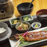 Domestic charcoal-grilled eel set