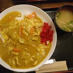 Kaburaya - 黄色いカレー大400g 480円＋豚汁50円
                        お得なランチ！お腹いっぱい！