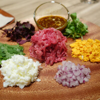 焼肉うしごろ 新宿三丁目店 - エスニック和牛タルタル パニプリ添え 