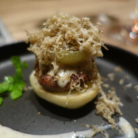 焼肉うしごろ 新宿三丁目店 - 厳選和牛のスライダーバーガー