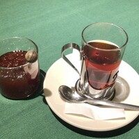 ロシヤ料理 ラルース - ランチメニュー「キャベツロール + ボルシチ」(3080円)の食後ロシアンティー