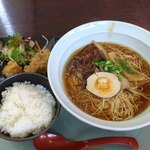 石鎚山サービスエリア（上り線）フードコート - 肱川ラーメン定食（しょうゆ味）　８５０円