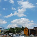 やまや - コインパーキングから店舗を撮影