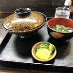 吉ひろ - カツ丼　お吸物とお新香付いてます　750円