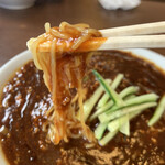 ラーメン＆中華 恵伊登 - ジャージャー麺は細麺