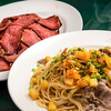 東京カフェレストラン フレスカ - 料理写真:人気メニュー ローストビーフと豚バラ肉とじゃがいものペペ
