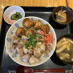 Kushiyaki Shunsai Sumibi Yakitori Sakura - 焼き鳥丼定食