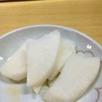 麺屋 ようすけ - 小皿：カブの漬物