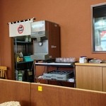 麺屋 ようすけ - お冷はセルフサービス