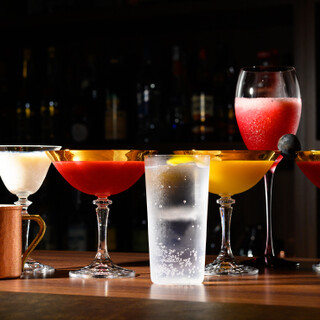 In addition to a wide variety of alcoholic beverages, we also have cocktails made with seasonal fruits.