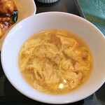 中国料理 涼兎亭 - 日替わりランチのスープ