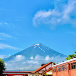 Oshino yashima - ◎河口湖駅から眺める美しい富士山。