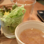 slow - 味噌汁、サラダ