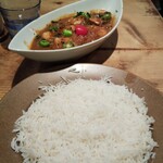 グルガオン - 好みのカレーに(追加料金で) バスマティライス