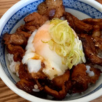 中華そば 鶴亀 - チャーシュー温卵丼