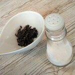 おうちcafe 畦道 - お塩をリクエストしたら塩こんぶまで用意して下さいました。