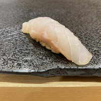 鮨うら山 栄離れ - アラの昆布締め