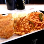 福万食堂 - 日替わりランチ（ウインナー・玉ネギ串カツ、白身魚フライ、ナポリタン、玉子焼き）