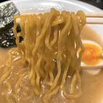 Shinano Shimmen Resshi Jummei - 【2021年06月】白味噌麺＠900円、太麺のアップ。