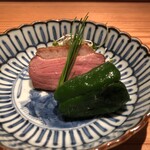 とり茶太郎 - 鴨 ロース + スペイン原産 ししとう（アップ）