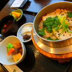 志津香 - 大和肉鶏の釜飯定食