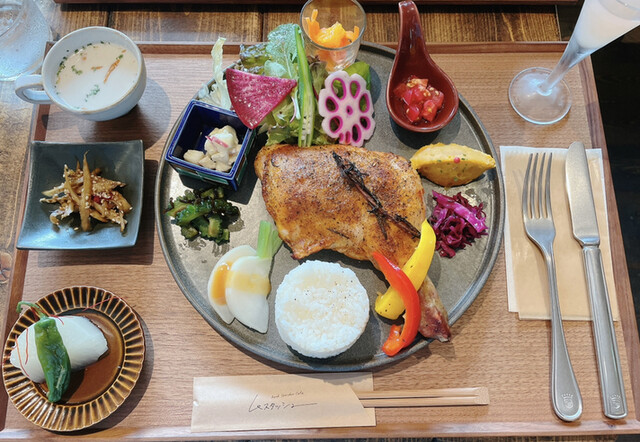 ムスタッシュ 上小田井 カフェ 食べログ