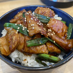 麺屋 かなを - ホルモン丼