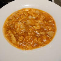 黄鶴 - メインは帆立貝と玉子のチリソース煮を選びました。