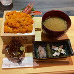 田村 岩太郎商店 - 生うに丼・社長の赤うに　甘エビ頭の味噌汁、柳の舞刺身と水蛸