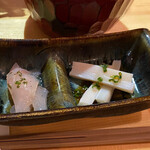 田村 岩太郎商店 - 左:柳の舞（刺身）　右:水蛸（ボイル）