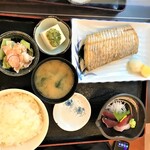 Sandaime Uoshin - 210622火　東京　三代目魚真　特大タチウオ塩焼きとお刺身セット1,000円