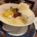 海老丸らーめん - 笑っちゃうほどチーズ山盛り