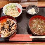 Sumiyaki Kicchin Tenten - 焼鳥丼定食