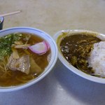 贅沢にもこの日は中華そばとカレーライスの単品２品食い