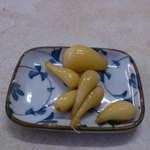 あかさき食堂 - 自家製のらっきょう（これがまた美味しい！）