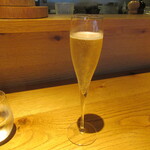 フロレゾン - 糖分の高めでかつすっきりしたシャンパンをよく冷やして