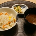 立川紋屋 - 桜海老とトウモロコシの土鍋炊きご飯