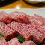 炭火焼肉たけさん亭 - 奥が巻きロース